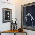 Lupino's Gallery - Old Town