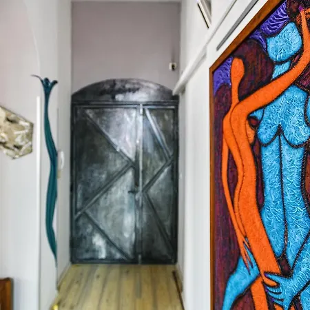 Lupino's Gallery - Old Town Zara