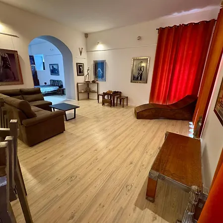 Lupino's Gallery - Old Town Lejlighed