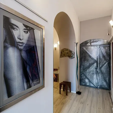 Lupino's Gallery - Old Town Задар