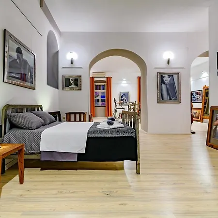 Lupino's Gallery - Old Town Lejlighed *