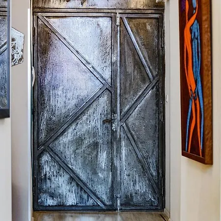 Lupino's Gallery - Old Town