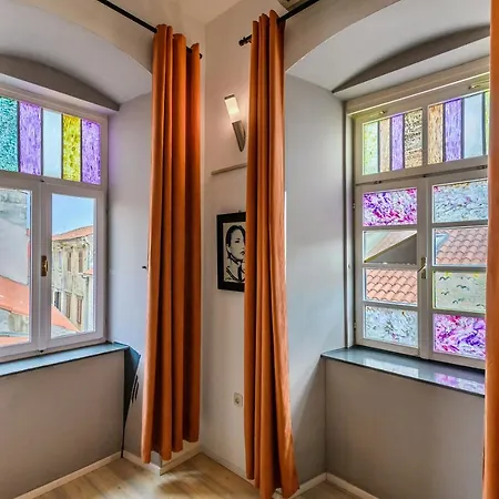 Апартаменты Lupino's Gallery - Old Town
