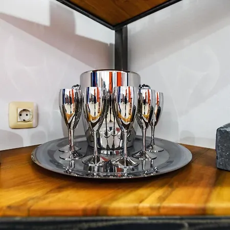 Lupino's Gallery - Old Town *