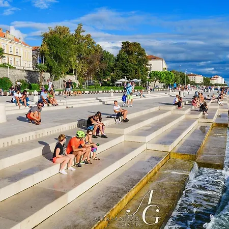 Lupino's Gallery - Old Town