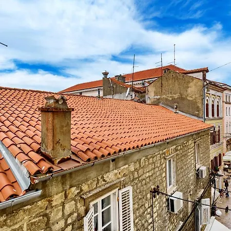 Lupino's Gallery - Old Town *