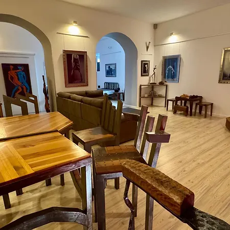 Lupino's Gallery - Old Town * Zara