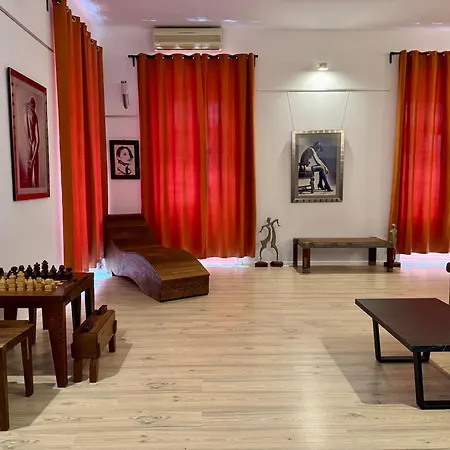 Lupino's Gallery - Old Town *