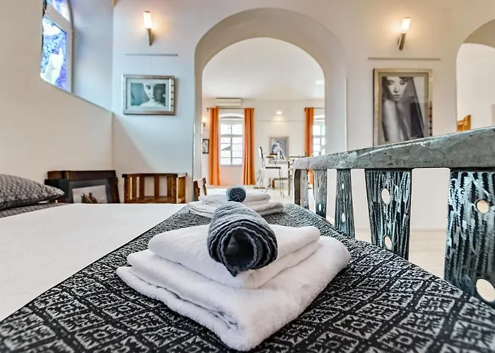 Lupino's Gallery - Old Town