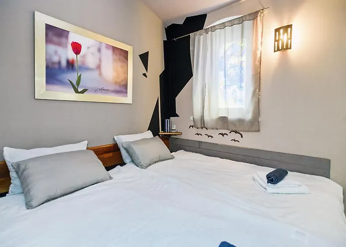 Lupino's Gallery - Old Town *