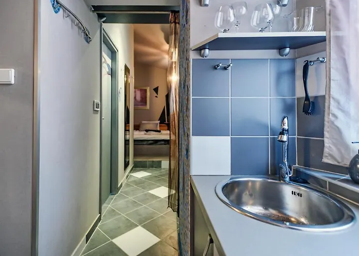 Lupino's Gallery - Old Town *