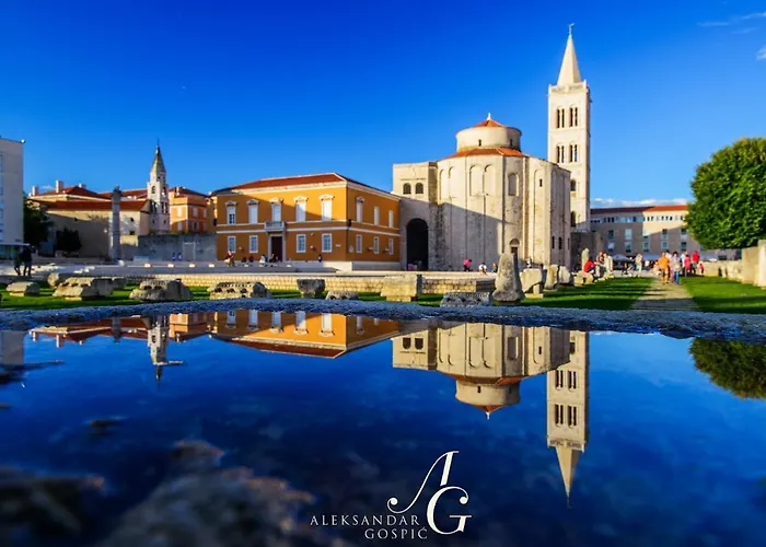 Lupino's Gallery - Old Town *