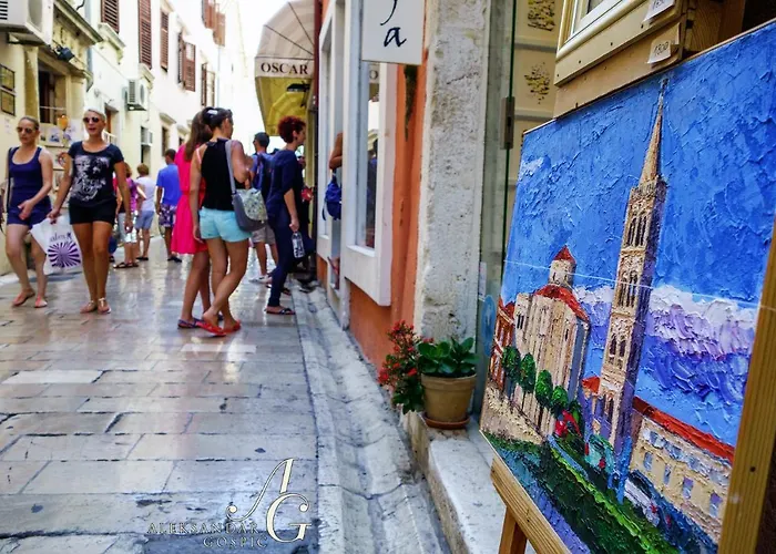 Lupino's Gallery - Old Town Appartement *