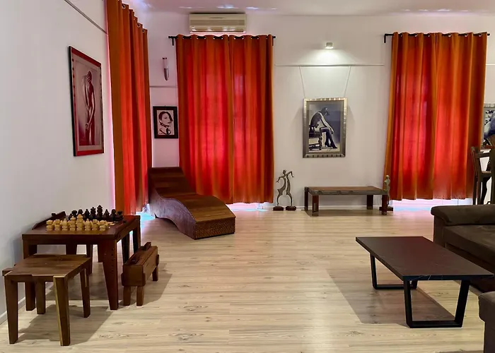 Lupino's Gallery - Old Town *